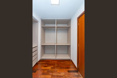 Apartamento para alugar com 210m², 4 quartos e 5 vagasCloset da suíte 1