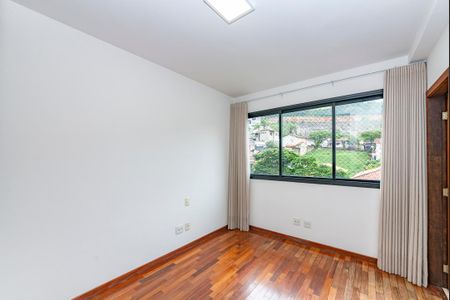Apartamento para alugar com 210m², 4 quartos e 5 vagasSuíte 2