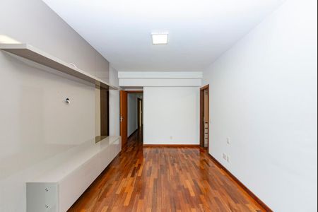 Apartamento para alugar com 210m², 4 quartos e 5 vagasSuíte 1