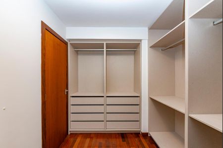 Apartamento para alugar com 210m², 4 quartos e 5 vagasCloset da suíte 1