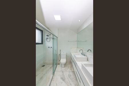 Apartamento para alugar com 210m², 4 quartos e 5 vagasBanheiro da Suíte 1