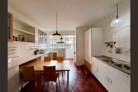 Apartamento para alugar com 102m², 2 quartos e sem vagaCozinha 