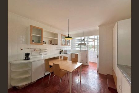 Apartamento para alugar com 102m², 2 quartos e sem vagaCozinha 