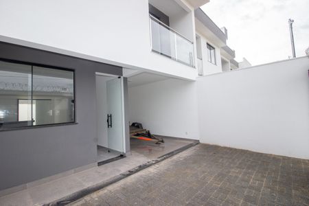 Casa à venda com 125m², 3 quartos e 2 vagasGaragem
