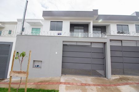 Casa à venda com 125m², 3 quartos e 2 vagasFachada
