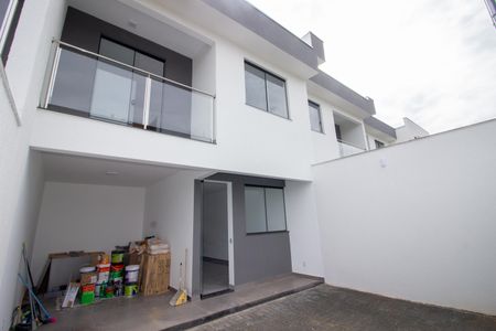 Casa à venda com 125m², 3 quartos e 1 vaga Casa à venda com 125m², 3 quartos e 1 vagaGaragem