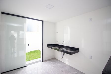 Casa à venda com 125m², 3 quartos e 1 vaga Casa à venda com 125m², 3 quartos e 1 vagaCozinha