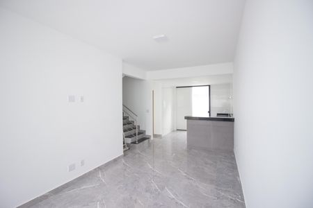 Casa à venda com 125m², 3 quartos e 1 vaga Casa à venda com 125m², 3 quartos e 1 vagaSala