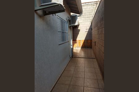 Casa para alugar com 72m², 2 quartos e 2 vagasÁrea externa