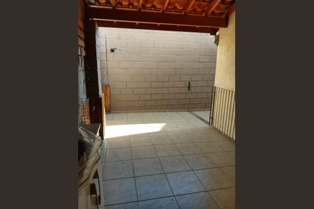 Casa para alugar com 72m², 2 quartos e 2 vagasÁrea externa