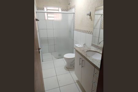 Casa para alugar com 72m², 2 quartos e 2 vagasBanheiro