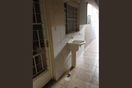 Casa para alugar com 72m², 2 quartos e 2 vagasÁrea de serviço