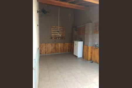 Casa para alugar com 72m², 2 quartos e 2 vagasÁrea externa