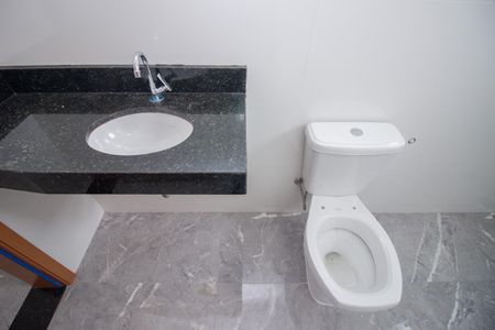 Casa à venda com 124m², 3 quartos e 2 vagasBanheiro Social