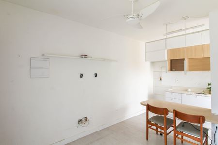 Casa à venda com 75m², 2 quartos e 1 vagaSala