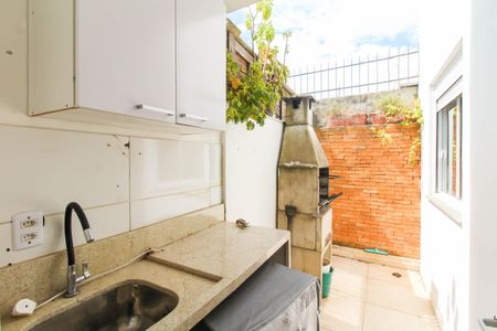 Casa à venda com 75m², 2 quartos e 1 vagaÁrea de Serviço