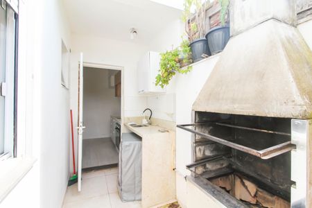 Casa à venda com 75m², 2 quartos e 1 vagaÁrea de Serviço