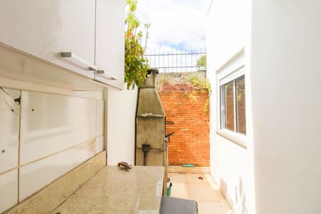 Casa à venda com 75m², 2 quartos e 1 vagaÁrea de Serviço