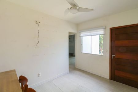 Casa à venda com 75m², 2 quartos e 1 vagaSala