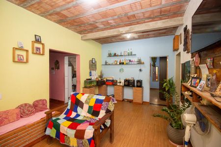 Sala de casa à venda com 3 quartos, 150m² em Colonial, Contagem