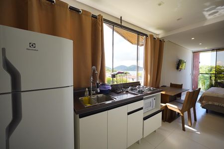 Cozinha de kitnet/studio para alugar com 1 quarto, 25m² em Santo Antonio de Lisboa, Florianópolis