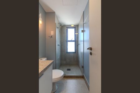 Banheiro de kitnet/studio para alugar com 1 quarto, 30m² em Farroupilha, Porto Alegre