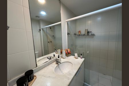 Apartamento à venda com 80m², 3 quartos e 2 vagasBanheiro Social