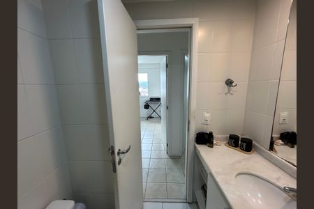Apartamento à venda com 80m², 3 quartos e 2 vagasBanheiro Social
