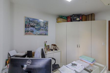 Apartamento à venda com 149m², 4 quartos e 2 vagasQuarto 2