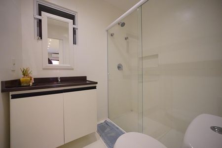 Banheiro de apartamento para alugar com 2 quartos, 60m² em Santo Antonio de Lisboa, Florianópolis