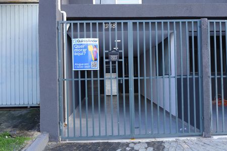 Apartamento para alugar com 40m², 1 quarto e 1 vagaPlaca grande instalada no portão do imóvel - Código da placa YZUS-1631