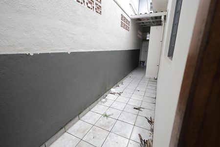 Casa à venda com 67m², 2 quartos e 2 vagasCorredor