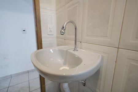 Casa à venda com 67m², 2 quartos e 2 vagasBanheiro