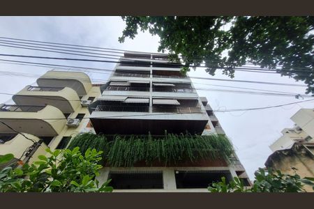 Apartamento à venda com 108m², 3 quartos e 2 vagasFachada