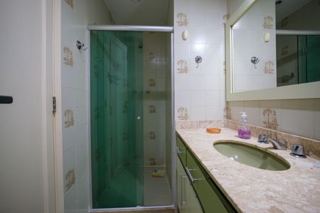 Apartamento à venda com 108m², 3 quartos e 2 vagasBanheiro Social