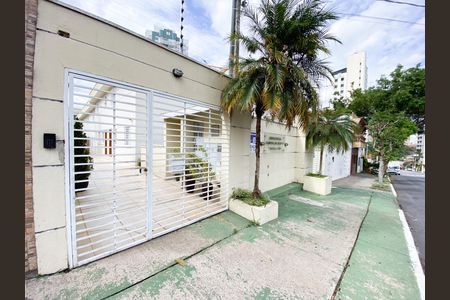 Casa de condomínio à venda com 204m², 3 quartos e 3 vagasFachada