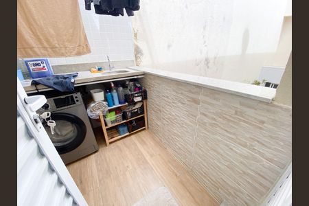 Casa de condomínio à venda com 204m², 3 quartos e 3 vagasLavanderia