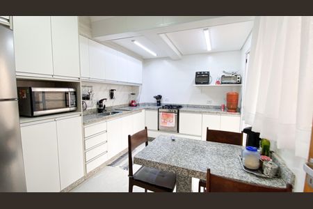 Casa de condomínio à venda com 204m², 3 quartos e 3 vagasCozinha