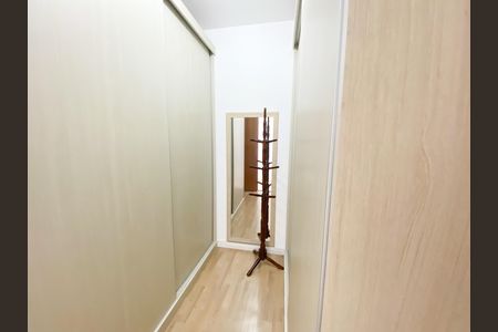 Casa de condomínio à venda com 204m², 3 quartos e 3 vagasSuite 1