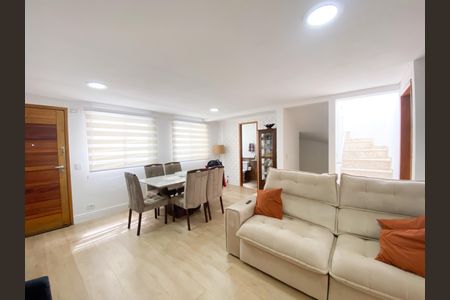 Sala de casa de condomínio à venda com 3 quartos, 204m² em Vila Regente Feijó, São Paulo