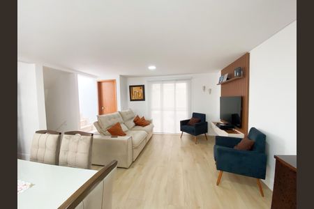 Casa de condomínio à venda com 204m², 3 quartos e 3 vagasSala