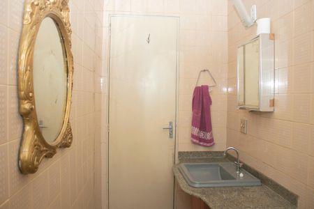 Apartamento para alugar com 930m², 1 quarto e sem vagaBanheiro