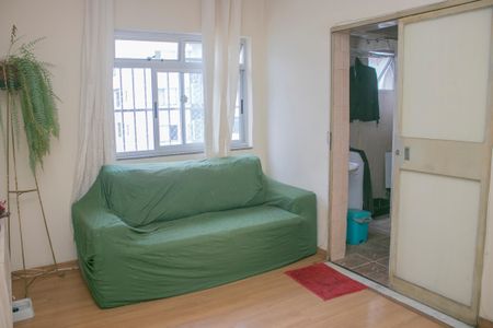 Sala de apartamento para alugar com 1 quarto, 930m² em Sagrada Família, Belo Horizonte