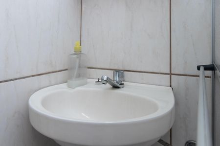 Banheiro de apartamento para alugar com 1 quarto, 18m² em Centro Histórico, Porto Alegre