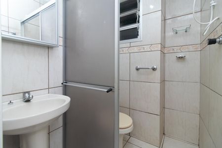 Banheiro de apartamento para alugar com 1 quarto, 18m² em Centro Histórico, Porto Alegre