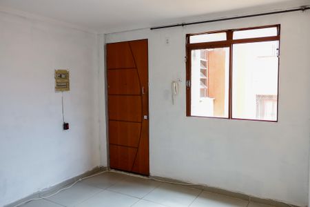 sala de apartamento para alugar com 2 quartos, 50m² em Santa Maria, Osasco