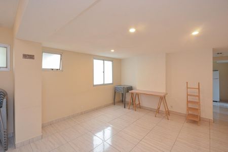 Apartamento para alugar com 47m², 2 quartos e 1 vagaÁrea comum - Salão de festas