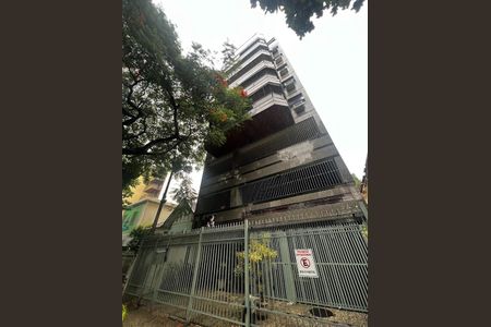 Apartamento à venda com 223m², 4 quartos e 2 vagas Apartamento à venda com 223m², 4 quartos e 2 vagasFachada