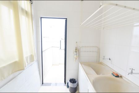 Apartamento à venda com 223m², 4 quartos e 2 vagas Apartamento à venda com 223m², 4 quartos e 2 vagasÁrea de Serviço
