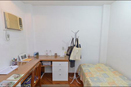 Apartamento à venda com 223m², 4 quartos e 2 vagas Apartamento à venda com 223m², 4 quartos e 2 vagasQuarto 2